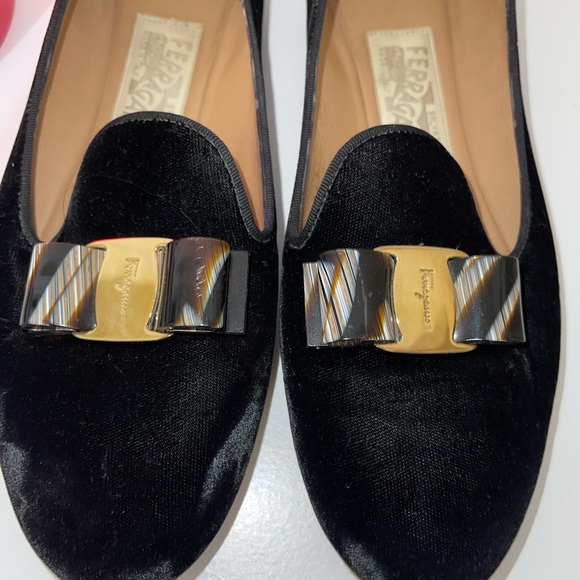 Velour Ferragamo Flat shoes - Picture 4 of 9